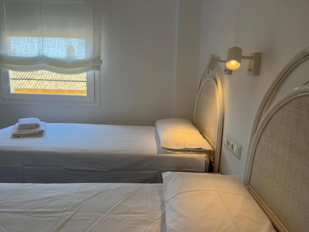 Homely Malaga Cienfuegos, Plaza De La Merced Con Vistas Екстериор снимка